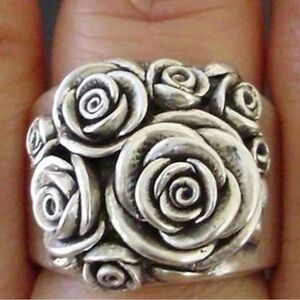 Retro Floral Statement Ring Size 6